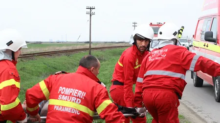 Accident grav lângă Timișoara. O şoferiţă beată s-a răsturnat cu maşina în şanţ