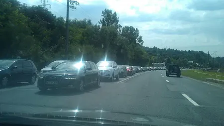 AGLOMERAŢIE pe DN1, pe sensul către Bucureşti. Turiştii se întoc acasă după minivacanţa de 1 Mai