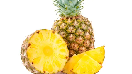 Cum cureţi un ananas în mai puţin de 1 MINUT - VIDEO