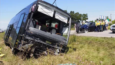 Autocar cu 32 de români, implicat într-un accident rutier în Ungaria FOTO