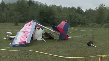 Un avion de mici dimensiuni s-a prăbuşit. Mai multe persoane au murit