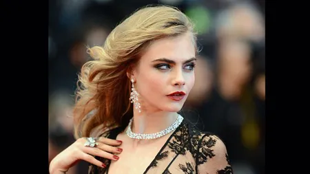 Modelul Cara Delevingne, dată afară din casă