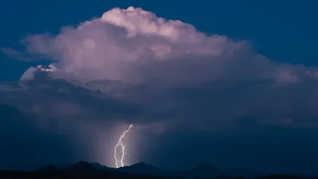 PROGNOZA METEO. Temperaturile urcă până la 34 de grade, dar serile sunt dominate de furtuni