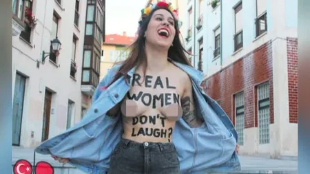 Protest inedit: Mii de femei au postat pe Twitter fotografii în care râd. Motivul este incredibil VIDEO