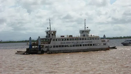 Accident de feribot în Bangladesh: Cel puţin 12 morţi şi zeci de dispăruţi