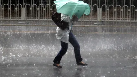 AVERTIZARE de fenomene meteo periculoase pentru mai multe judeţe