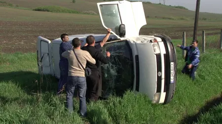Două microbuze s-au ciocnit în Bistriţa-Năsăud: Cinci persoane au fost rănite