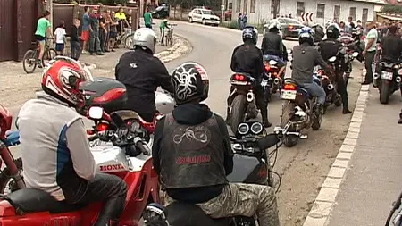 Zeci de motociclişti şi-au dat din nou întalnire la Sânzieni pentru a-şi comemora colegul mort