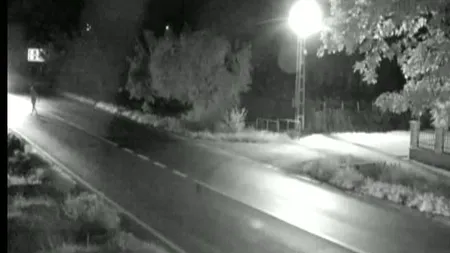 Bărbat spulberat de o maşină în Bacău. Omul a murit pe loc VIDEO