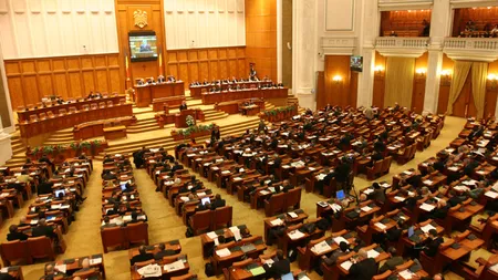 Parlamentul se reuneşte luni în sesiune ordinară