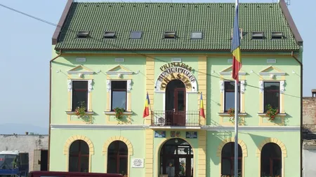 REVOLTĂTOR. Angajaţii unei primării au primit SPORURI, iar acum trebuie să le dea înapoi