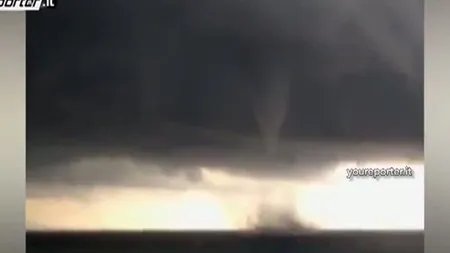 Imagini spectaculoase: O trombă marină, filmată la vest de oraşul Genova VIDEO