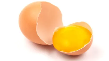 De ce este bine să mănânci un gălbenuş de ou pe zi