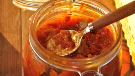 ZACUSCĂ DE VINETE. Afla secretul celei mai delicioase RETETE DE ZACUSCA