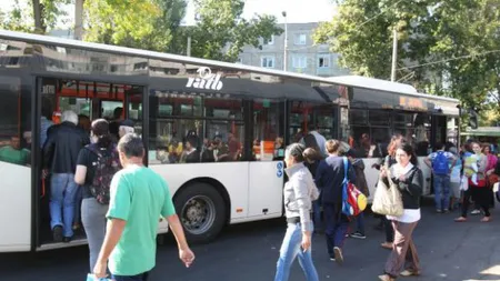 ACCIDENT pe Calea Dorobanţilor. Cinci persoane rănite după ce un autobuz RATB s-a ciocnit cu o maşină