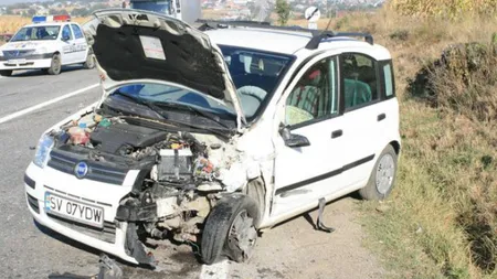Accident cu trei maşini şi patru răniţi, după ce un şofer a intrat pe contrasens VIDEO