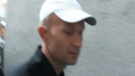 Bărbat condamnat la 3 ani de închisoare, după ce a agresat un poliţist de două ori