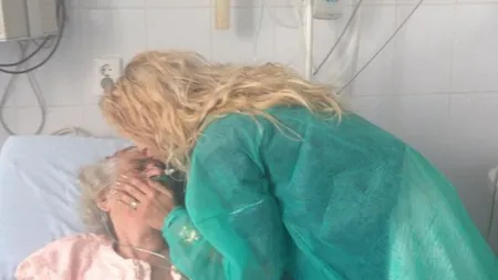 Andreea Bălan trece prin momente grele: Bunica ei se află pe masa de operaţie