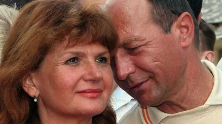 Traian Băsescu, cadou pentru Maria: Draga mea, meriţi o STATUIE pentru că eşti o soţie bună
