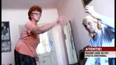 Umilită de propria fiică: O bătrână de 80 de ani, înjurată şi scuipată dintr-un motiv incredibil VIDEO