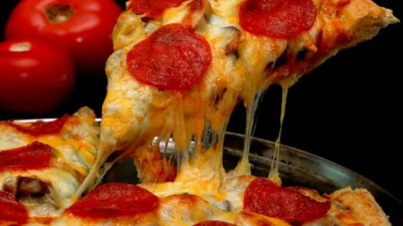 Gestul BIZAR la care a recurs un TÂNĂR care livra PIZZA după ce un client a făcut o comandă prea târziu FOTO