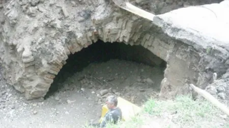 Oraşul din CATACOMBE. El a fost ascuns de comunişti după cutremurul din 1977