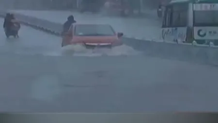 Cel puţin 11 morţi şi 4 dispăruţi în urma puternicelor precipitaţii din China