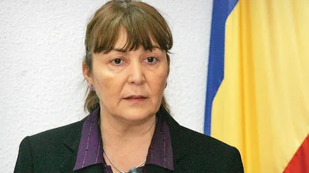 Monica Macovei a renunţat la ROŞU. Decizia prezidenţiabilului după valul de ironii