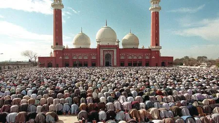 TRAGEDIE în Pakistan: Cel puţin 24 de morţi, în urma prăbuşirii unei moschei