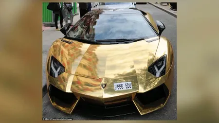Cea mai scumpă maşină din lume. Un arab şi-a placat cu aur Lamborghini-ul Aventador FOTO şi VIDEO