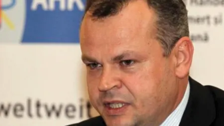 TUPEU MAXIM: Fostul şef al aeroporturilor din Bucureşti a scris o ÎNJURĂTURĂ pe o factură FOTO