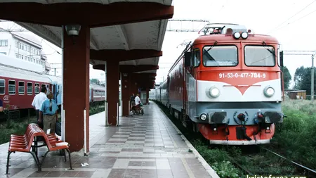 Trei călători s-au dezechilibrat şi au căzut pe şine, într-o gară din Hunedoara. O femeie a rămas fără o mână