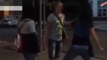 Ce a păţit un TÂNĂR după ce i-a propus unei FEMEI să facă SEX pe bani: Cât îţi dau pentru o noapte? VIDEO