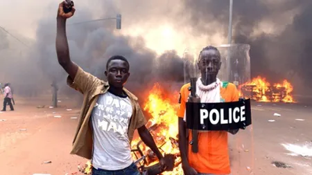 Lovitură de stat în Burkina Faso? Preşedintele ţării DEMISIONEAZĂ, Armata preia conducerea