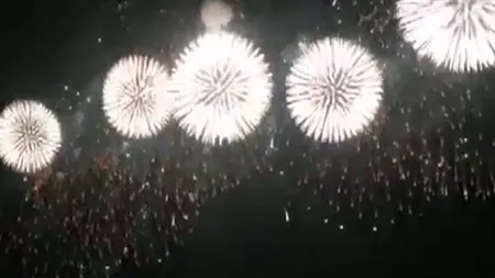 Cele mai mari artificii din lume. Rachete de 460 de kilograme, care au explodat într-un glob de 800 de metri