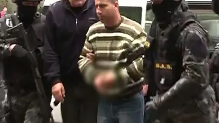 Şi-a căutat jumătatea printr-un anunţ la matrimoniale şi a găsit UN CRIMINAL: A sugrumat-o cu o eşarfă