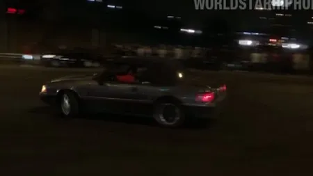 Incident şocant la o cursă ilegală de maşini: Un şofer a intrat în spectatori VIDEO