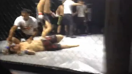 Lovitura anului în MMA. DUBLU KO în doar 5 SECUNDE. VIDEO