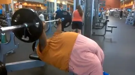 Un american de 360 de kilograme, vedetă pe internet VIDEO