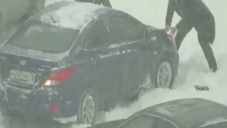 Imagini INCREDIBILE: Prima ninsoare la Moscova VIDEO