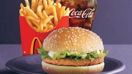 Carnea de pui de la McDonald's, KFC şi Tesco Ungaria provine din România