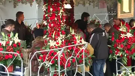Incidente la marele pelerinaj de Sfânta Parascheva. Focul a izbucnit de la lumânările credincioşilor