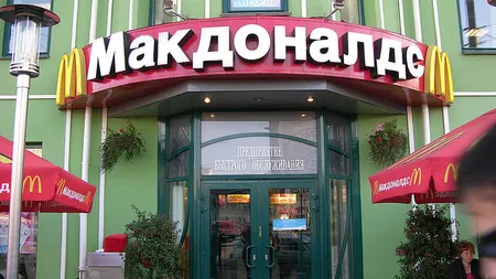 Rusia: McDonald's, a primit o decizie stupidă: Are dreptul să funcţioneze, dar fără mâncare şi băutură