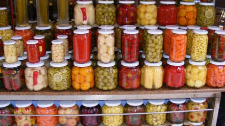 REŢETĂ DE MURĂTURI: Bucură-te de gustul murăturilor tărăneşti