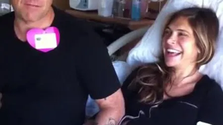 Robbie Williams, tată pentru a doua oară. Vezi ce i-a cântat soţiei aflate în travaliu VIDEO