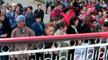 Grevă la fabrica de încălţăminte din Huşi. Angajaţii îi acuză de patronii italieni de sclavie VIDEO