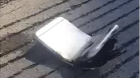 Ce a păţit un bărbat după ce un iPhone 6 i s-a STRÂMBAT în BUZUNAR: Am simţit miros de arsură VIDEO