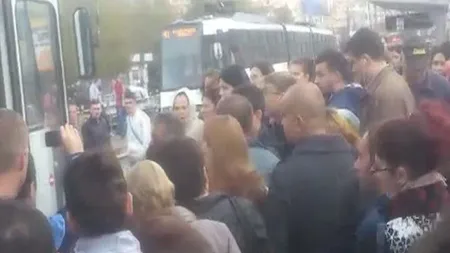 Trafic infernal pe linia tramvaiului 41, după un accident. Zeci de tramvaie au fost blocate VIDEO