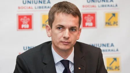 Senatorul Akos Mora s-a autosuspendat din PNL. Iohannis îi ceruse să plece din Parlament