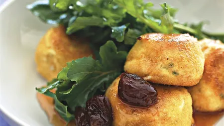 REŢETA ZILEI: Chiftele de parmezan şi brânză de capră